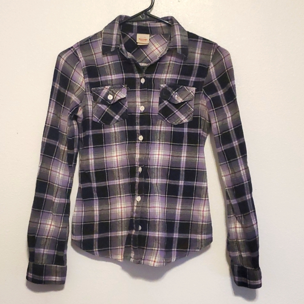 Plaid button top